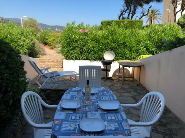 Appartement Les Pieds Dans L'Eau ! Le Lavandou Exterior foto